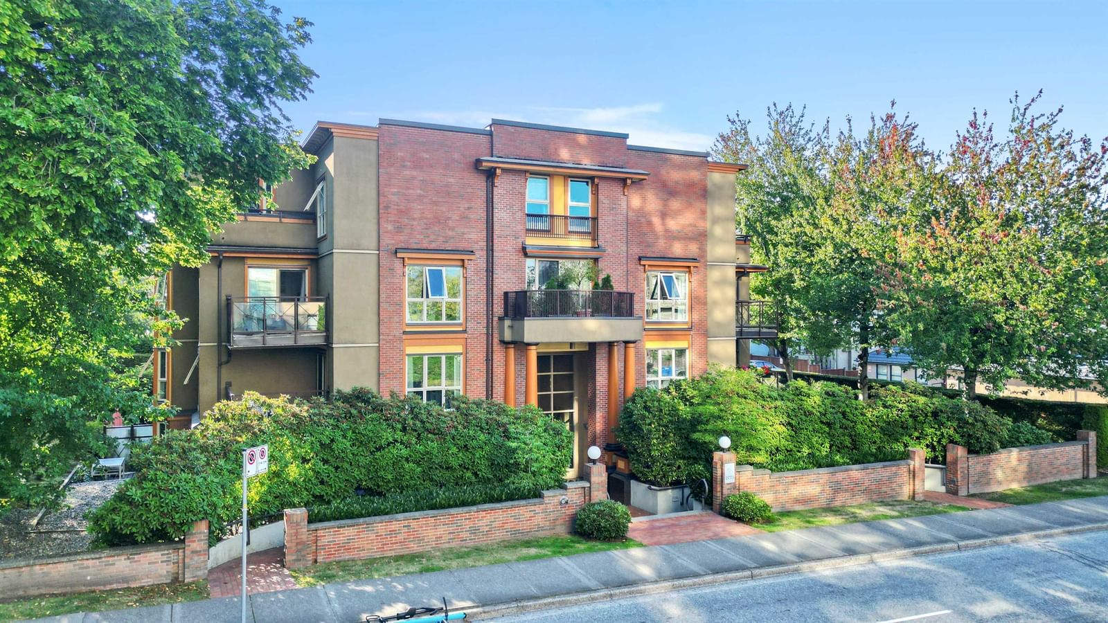 Listing Image 12