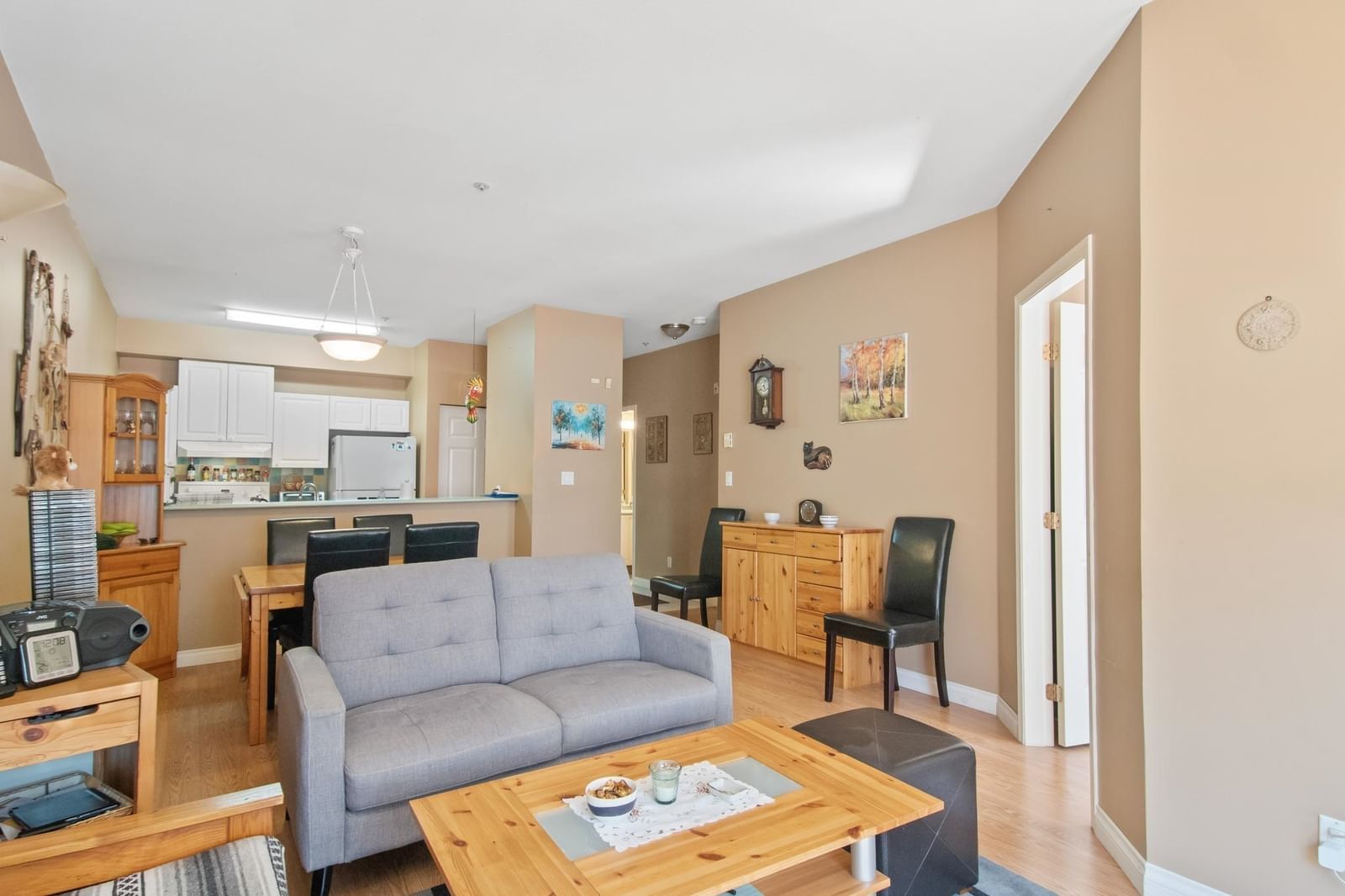 Listing Image 5