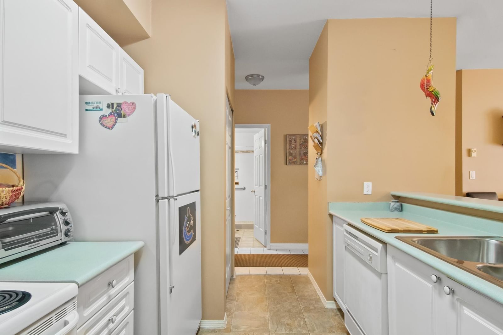 Listing Image 6