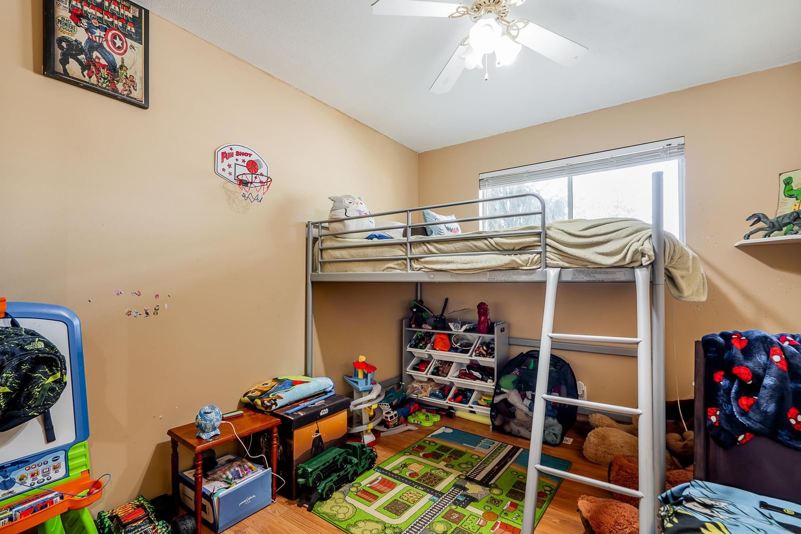 Listing Image 16