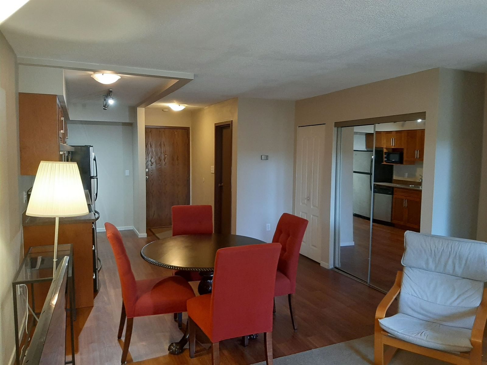 Listing Image 5