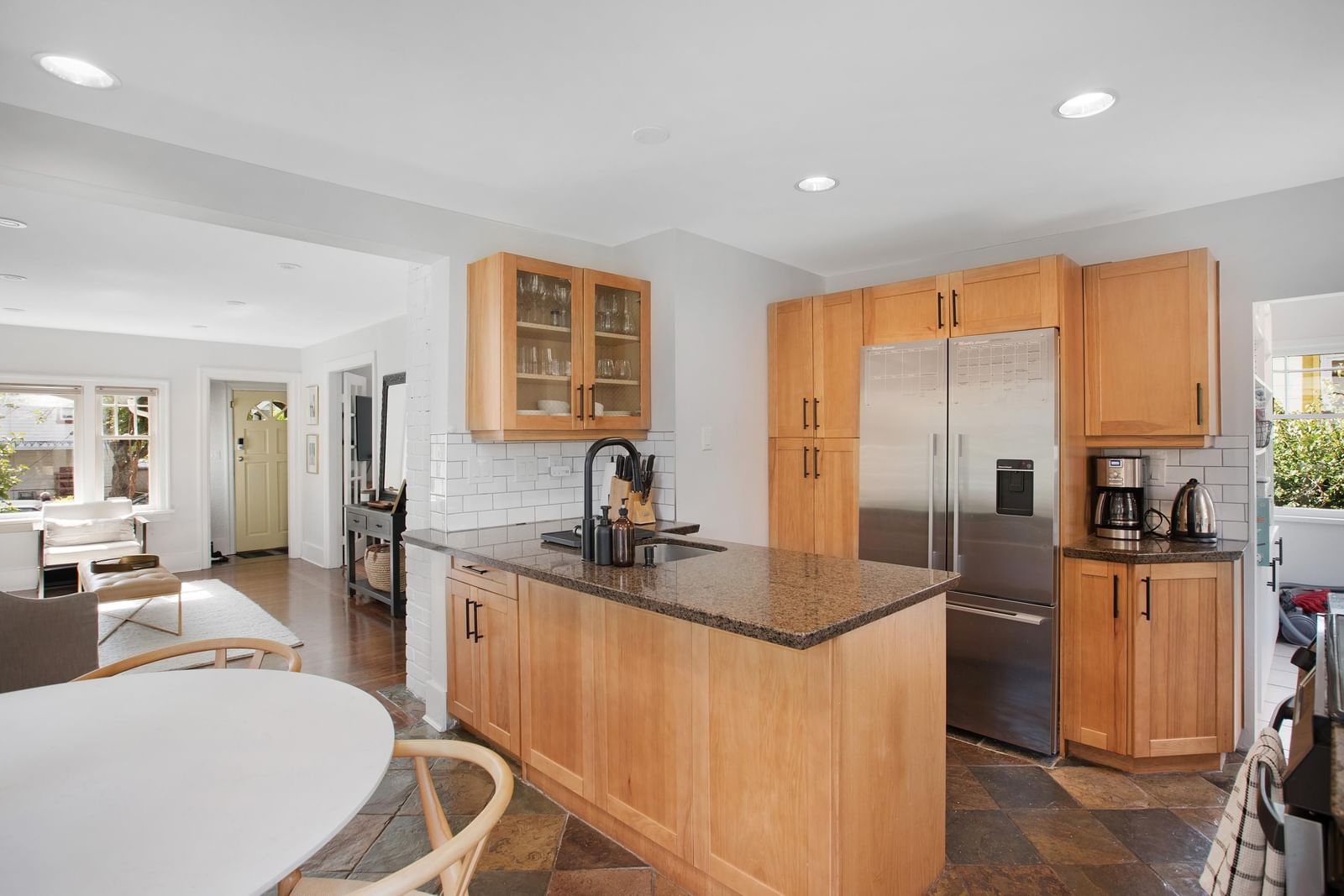 Listing Image 9