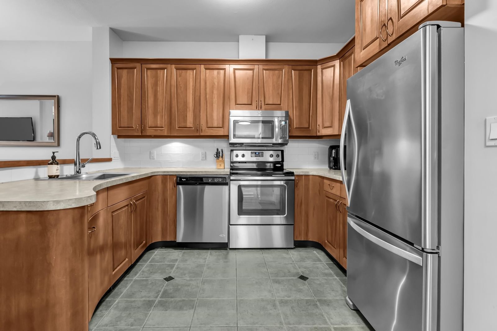 Listing Image 16