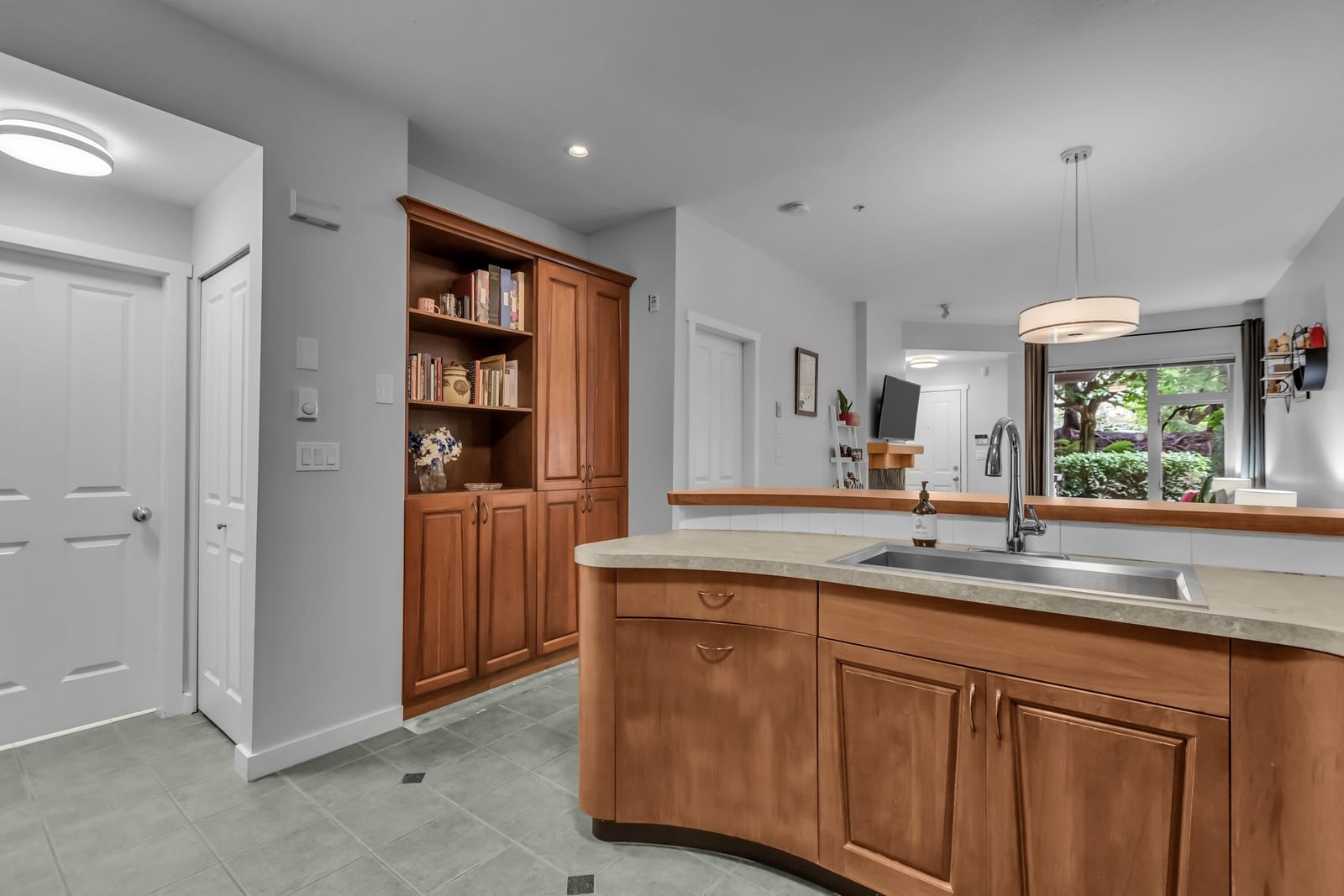 Listing Image 19