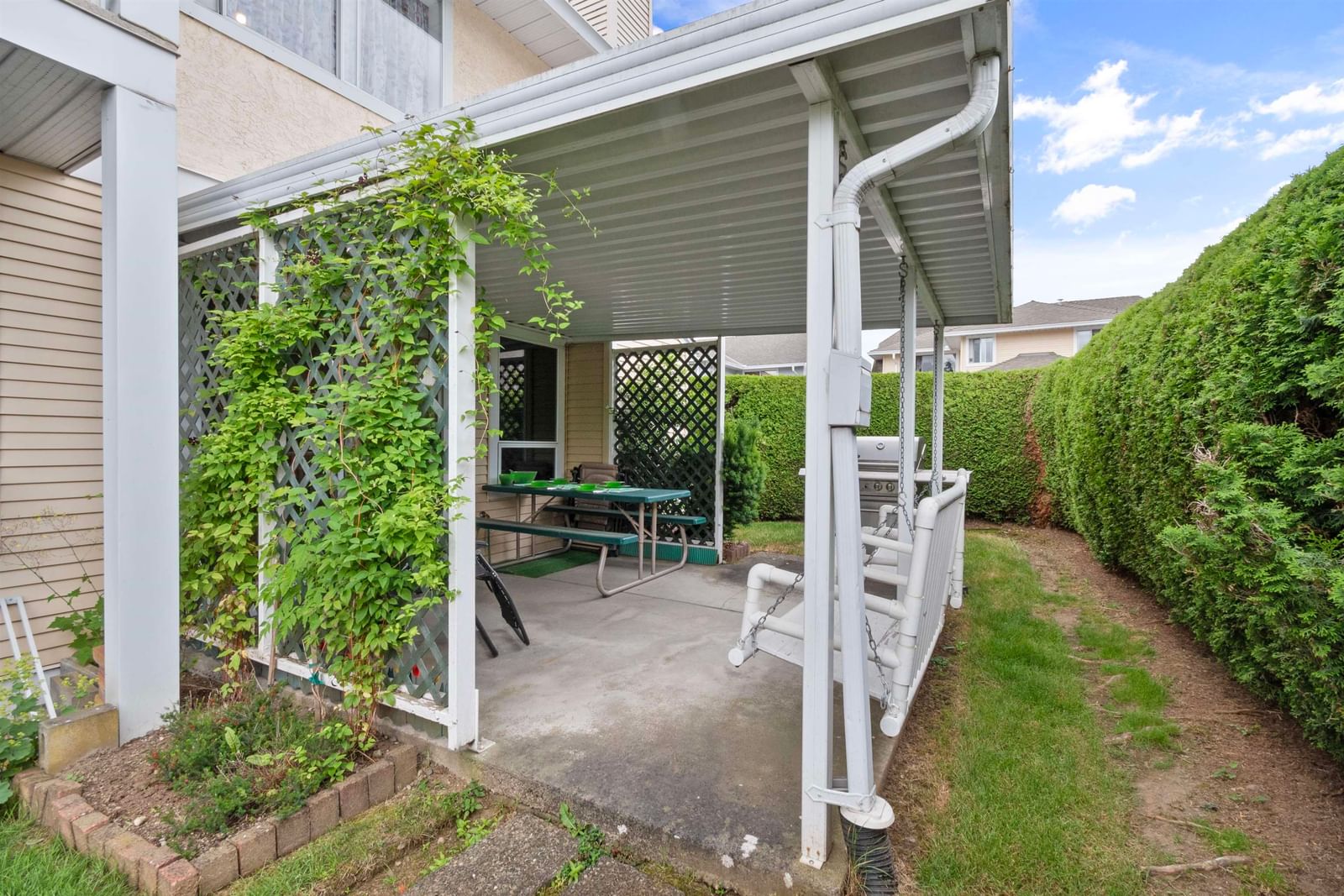 Listing Image 11