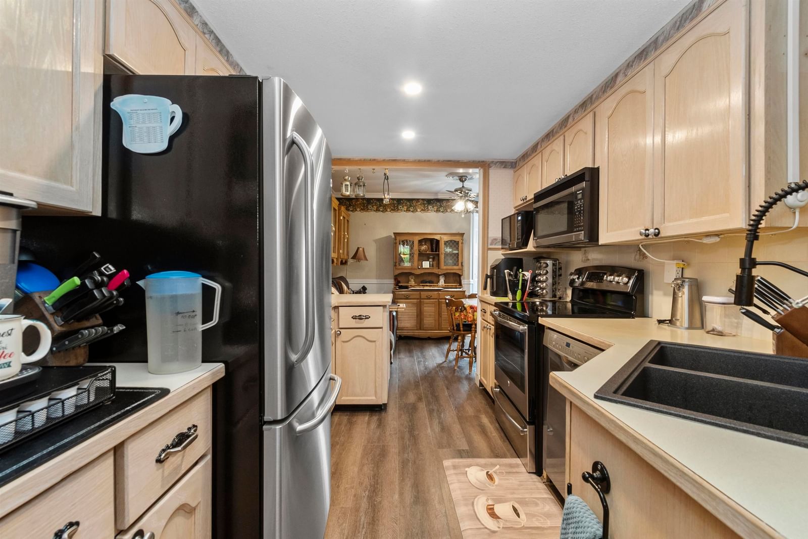 Listing Image 15