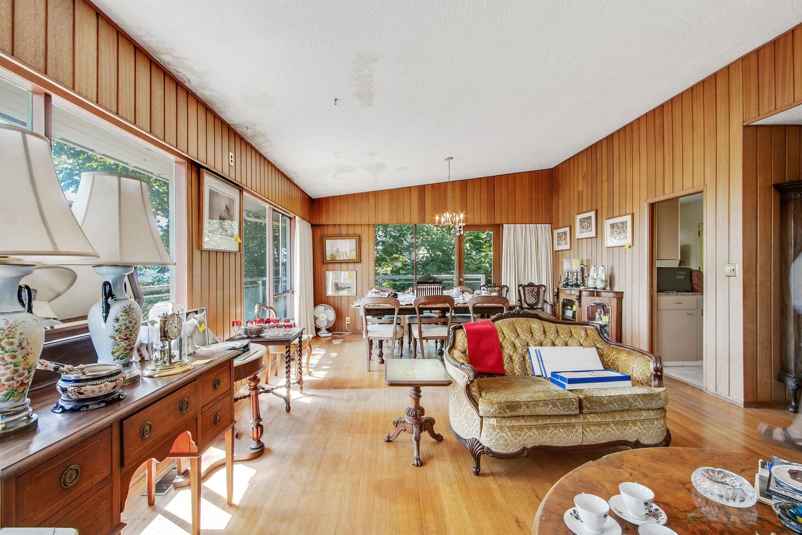 Listing Image 5