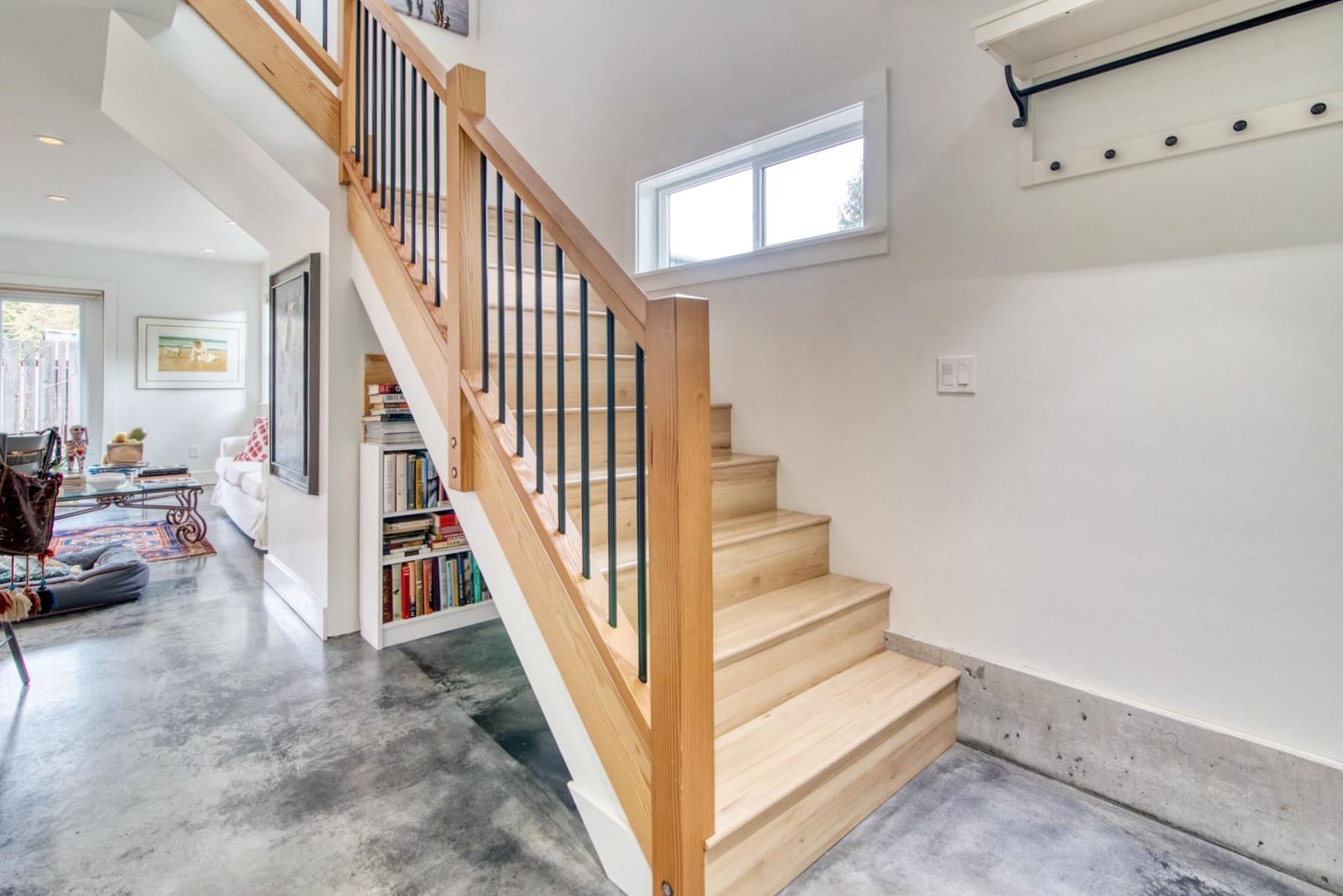 Listing Image 9