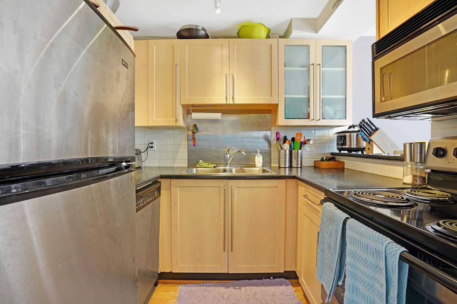 Listing Image 9