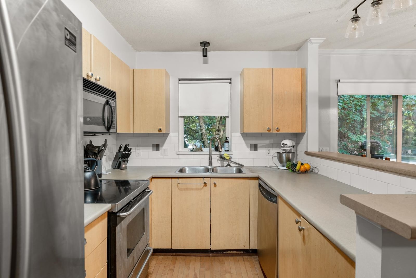 Listing Image 13