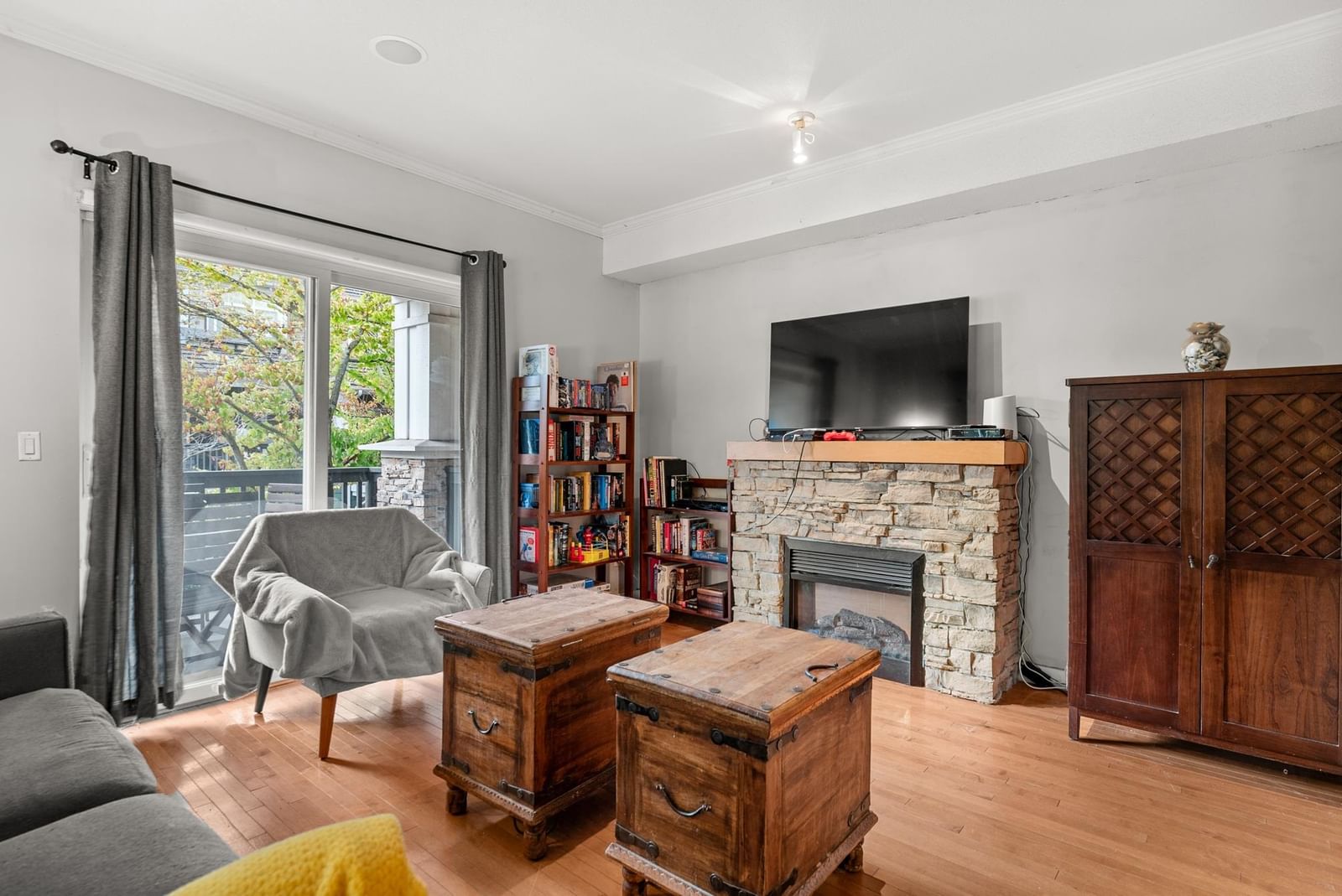 Listing Image 8