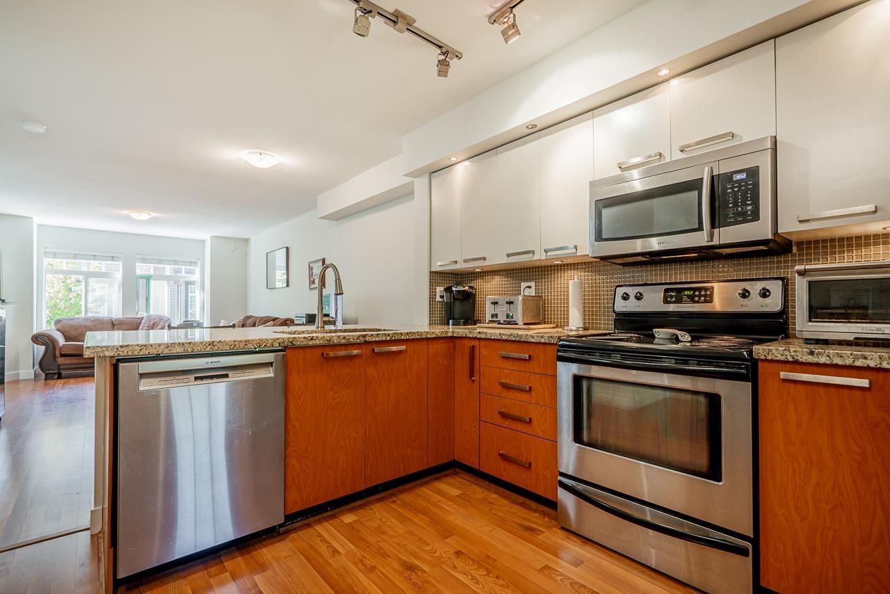 Listing Image 8