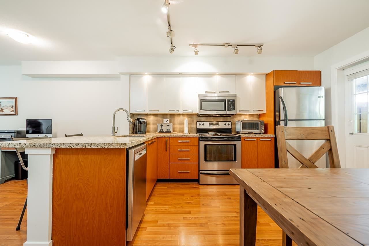 Listing Image 9