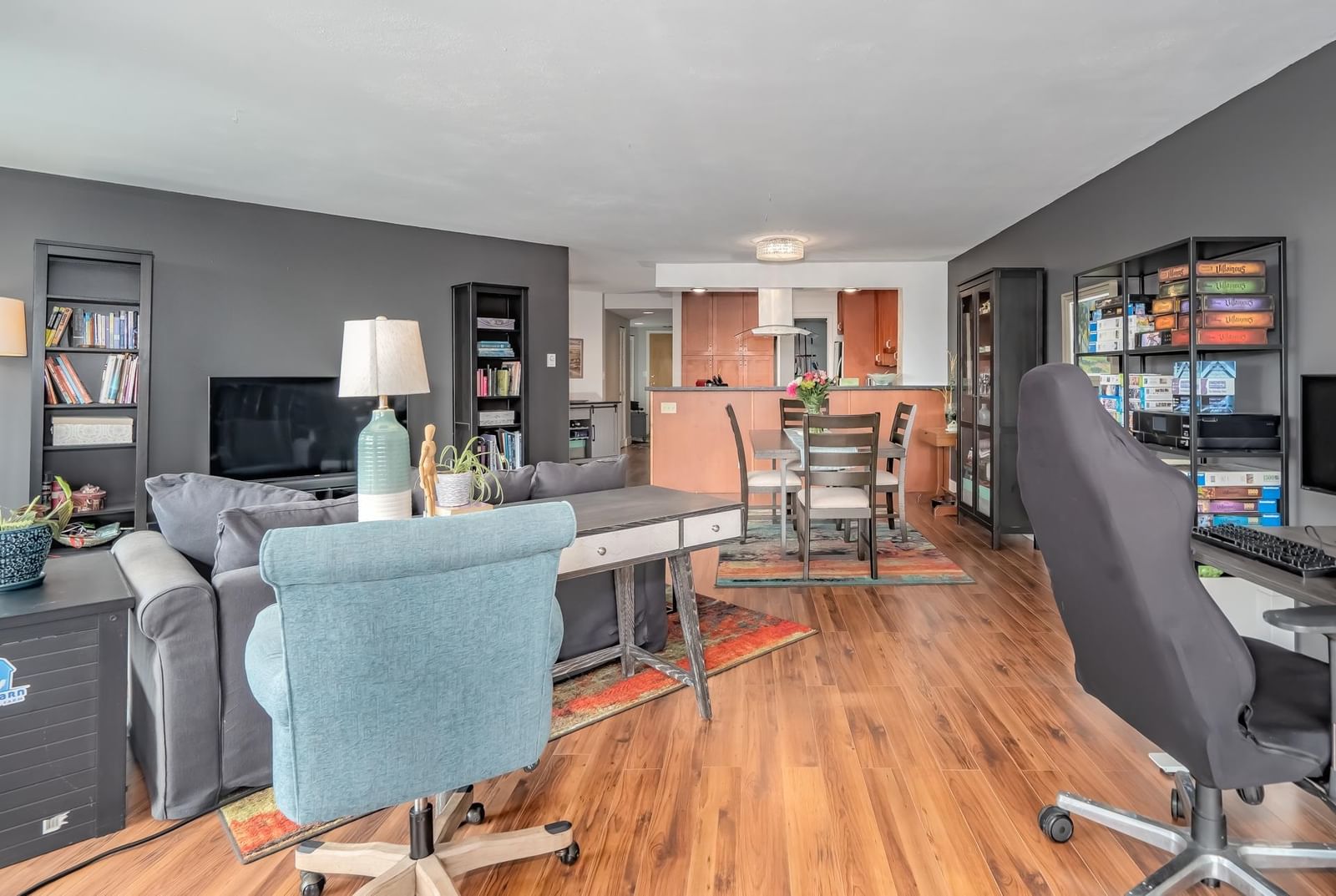 Listing Image 11