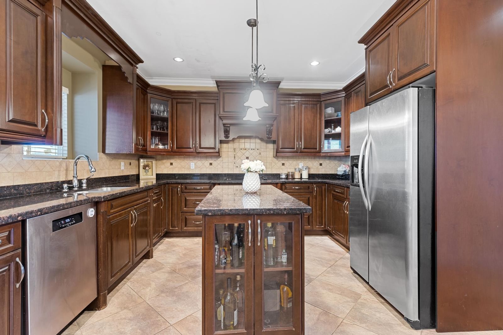 Listing Image 9