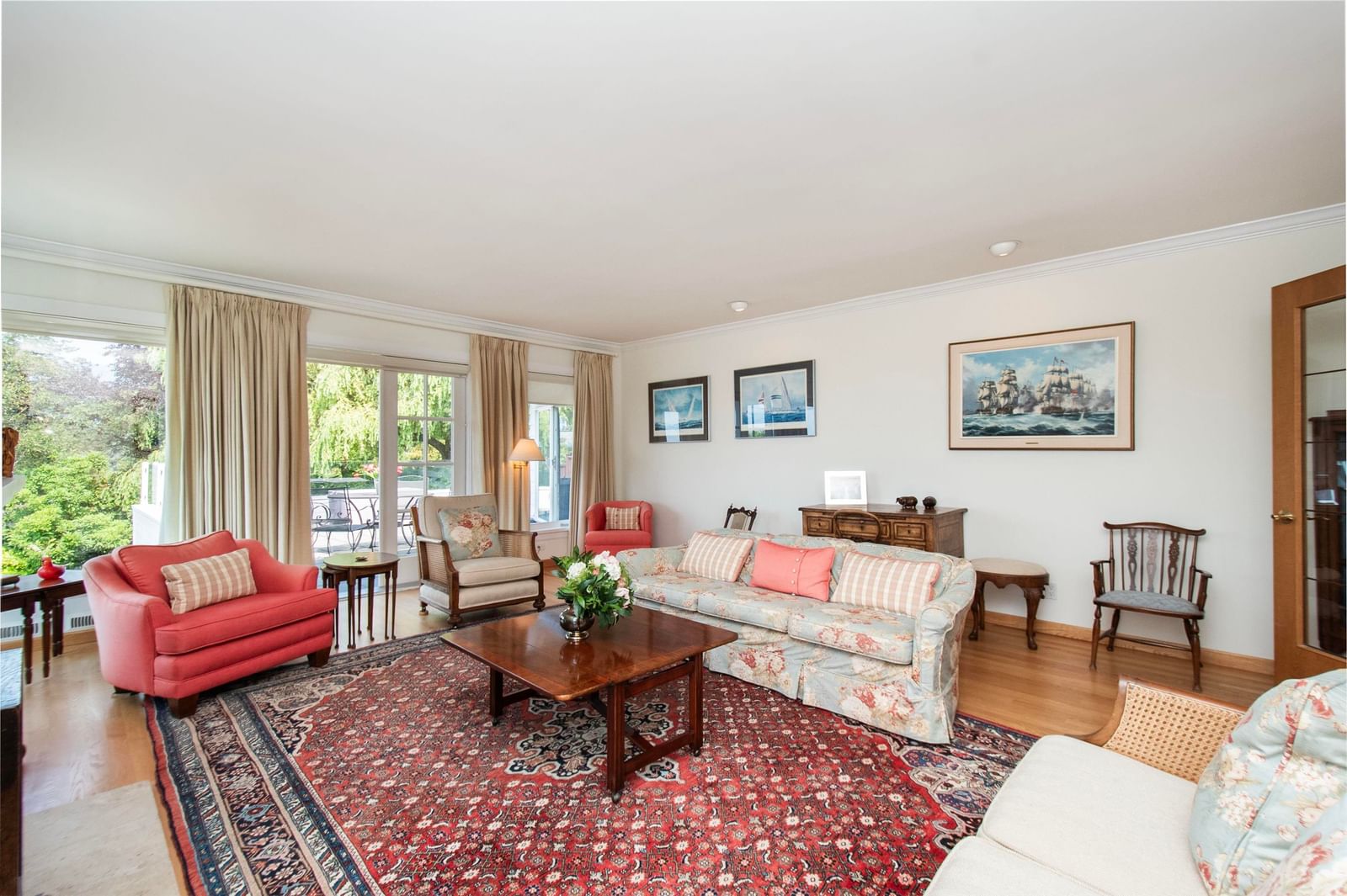 Listing Image 10