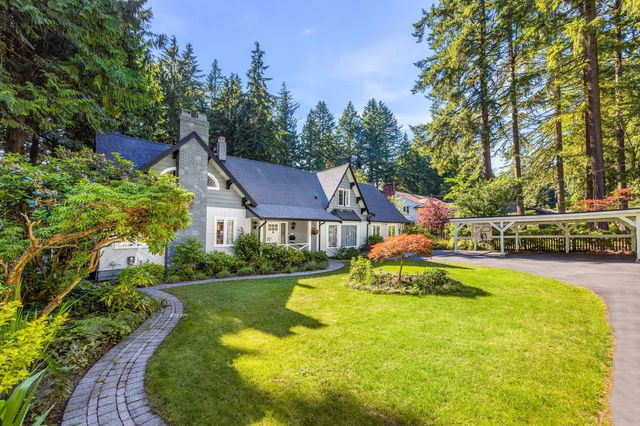 4825 Capilano Road