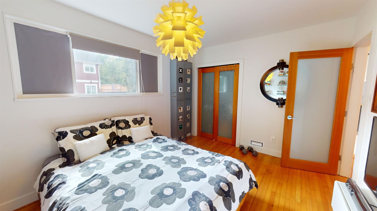 Listing Image 11