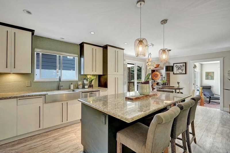 13950 Blackburn Avenue, White Rock, V4B 2Z5 | Image 2