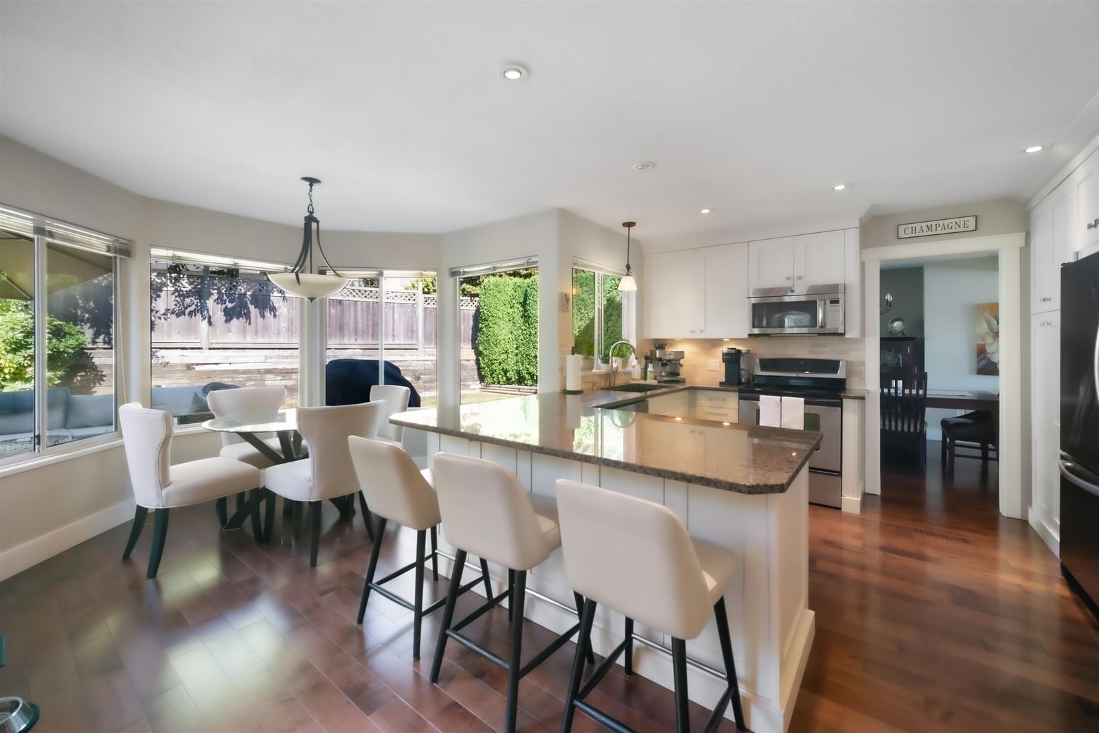 Listing Image 10