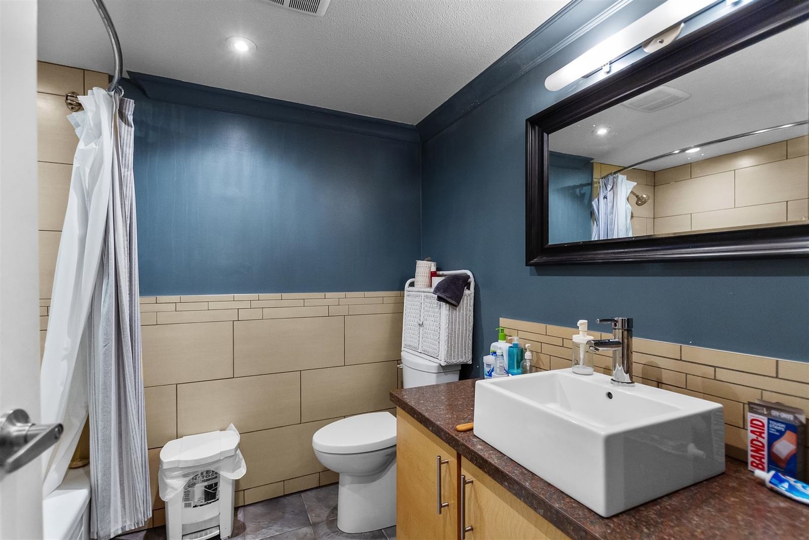 Listing Image 9