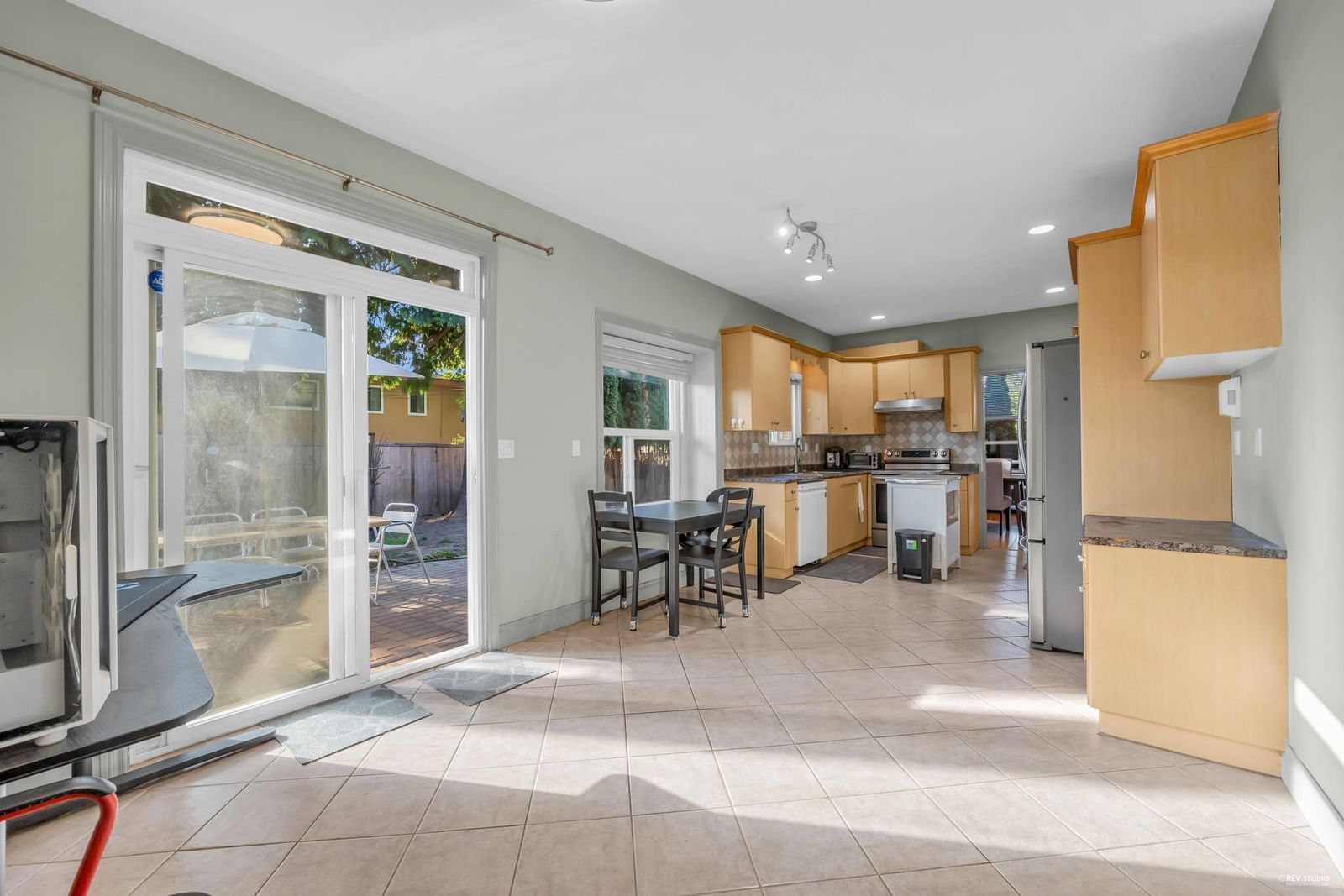 Listing Image 12
