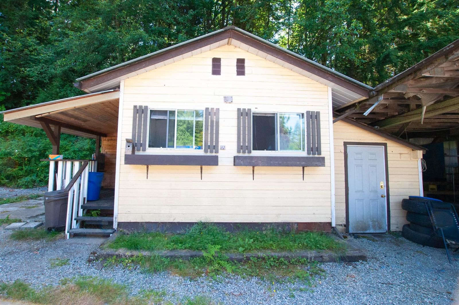Listing Image 4
