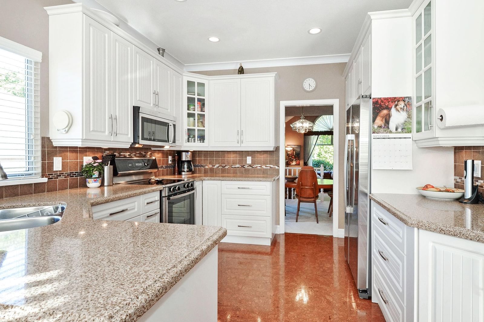 Listing Image 12