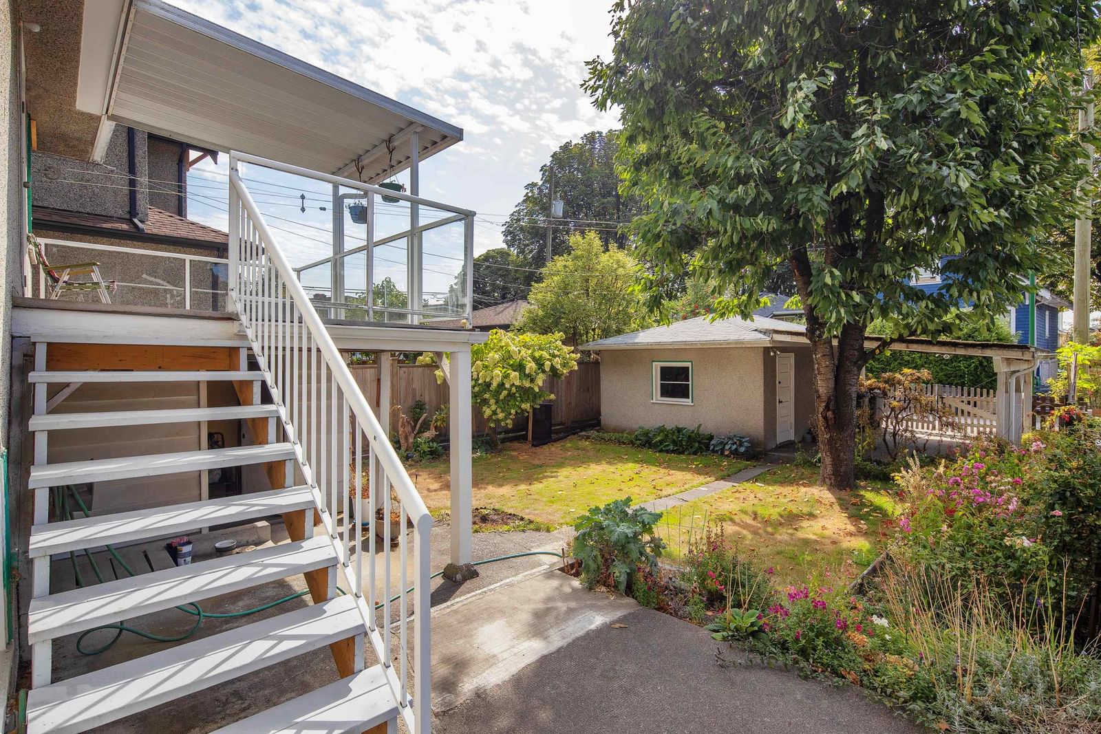 Listing Image 12