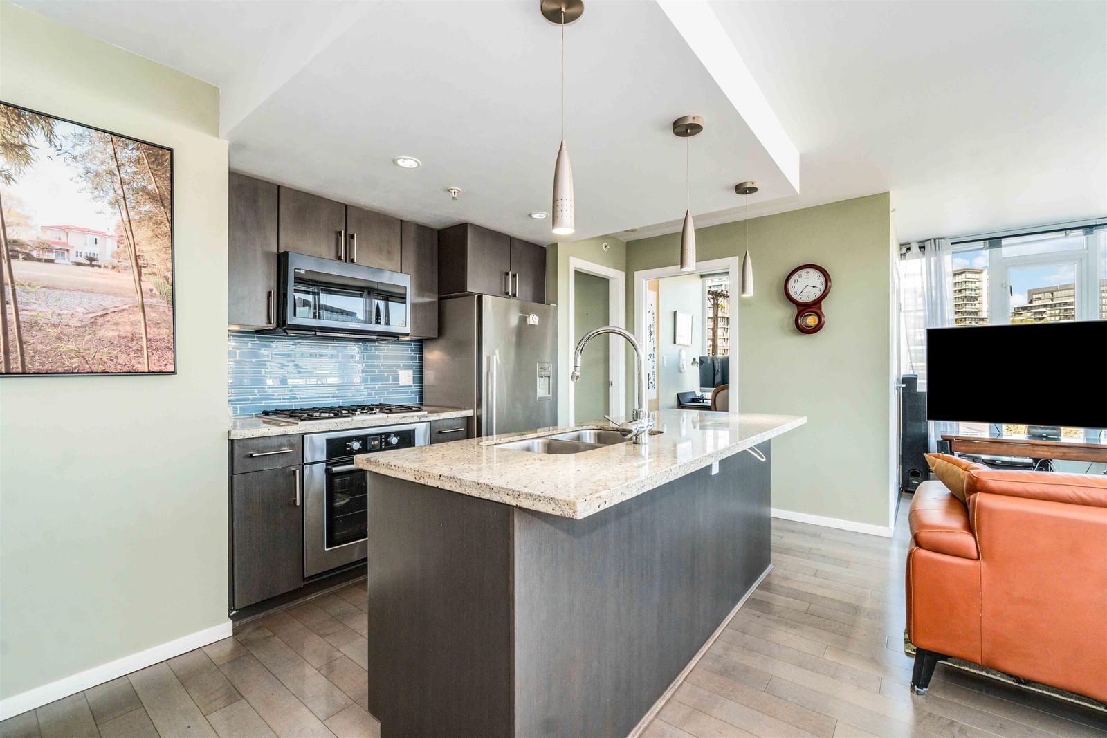 Listing Image 9