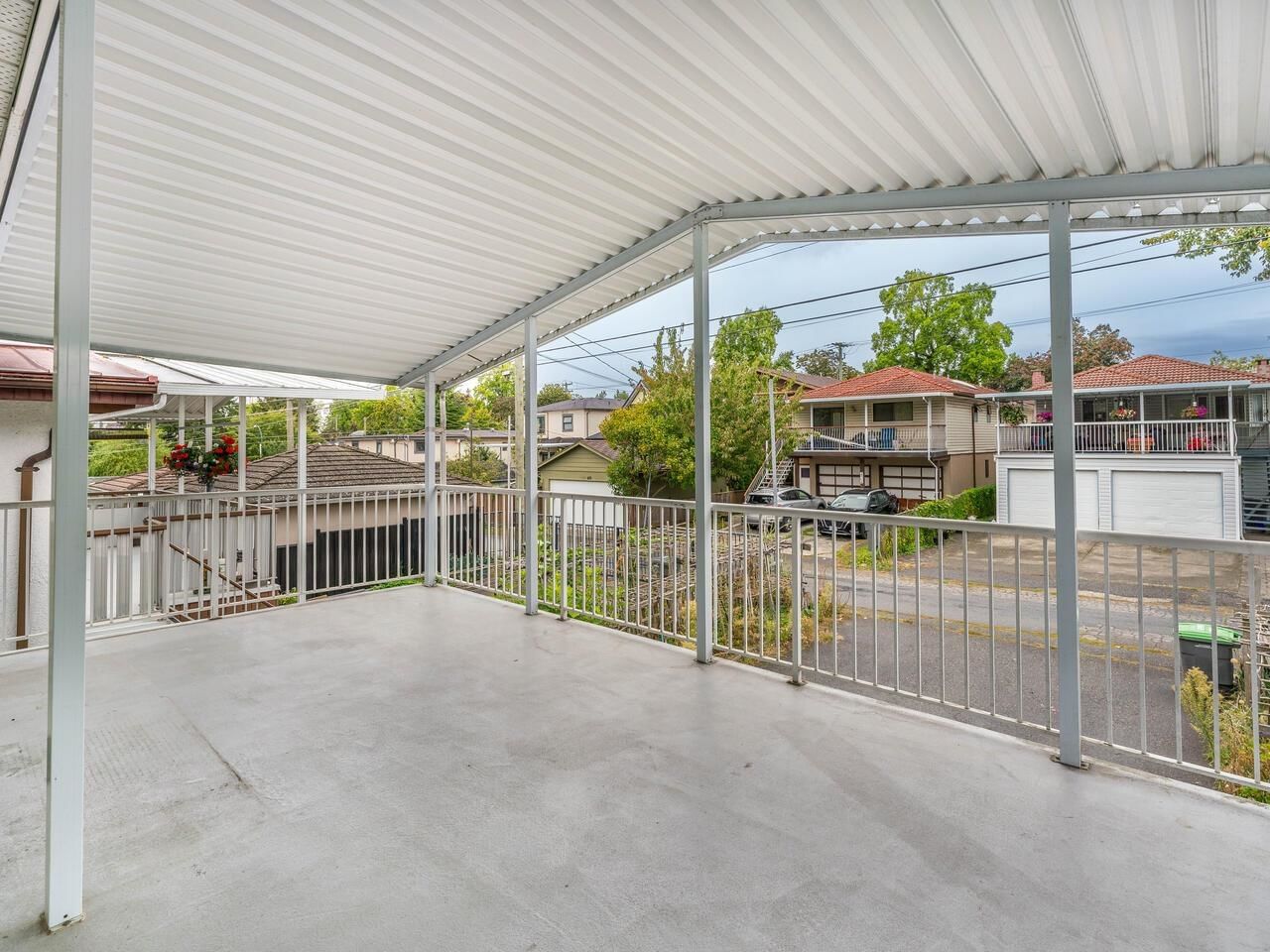 Listing Image 11