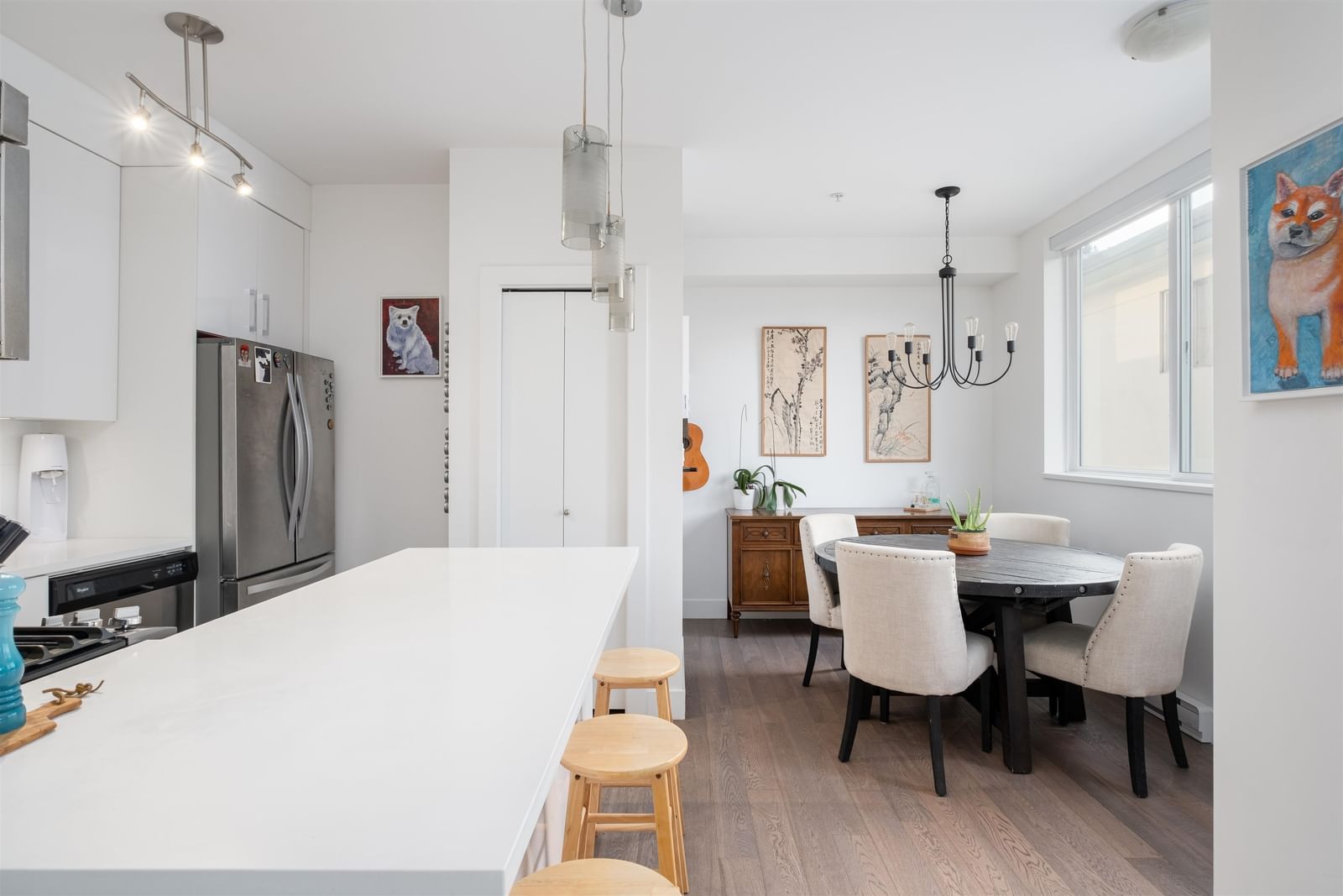 Listing Image 10