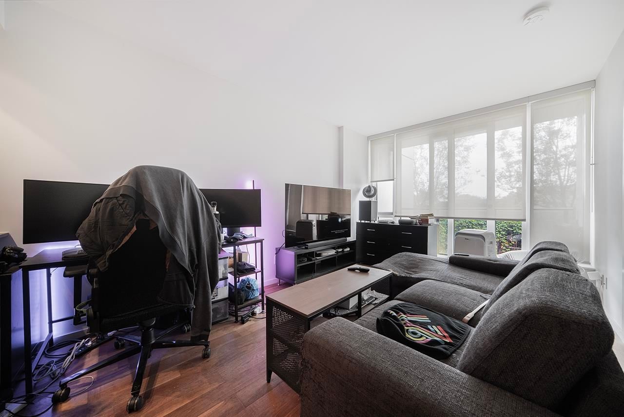 Listing Image 6