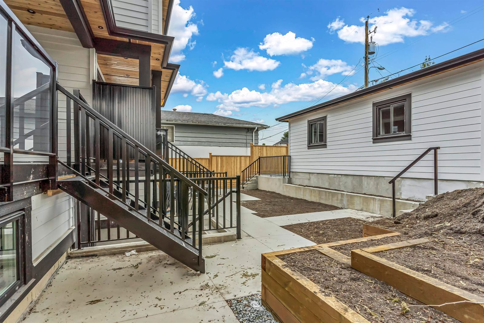 Listing Image 16
