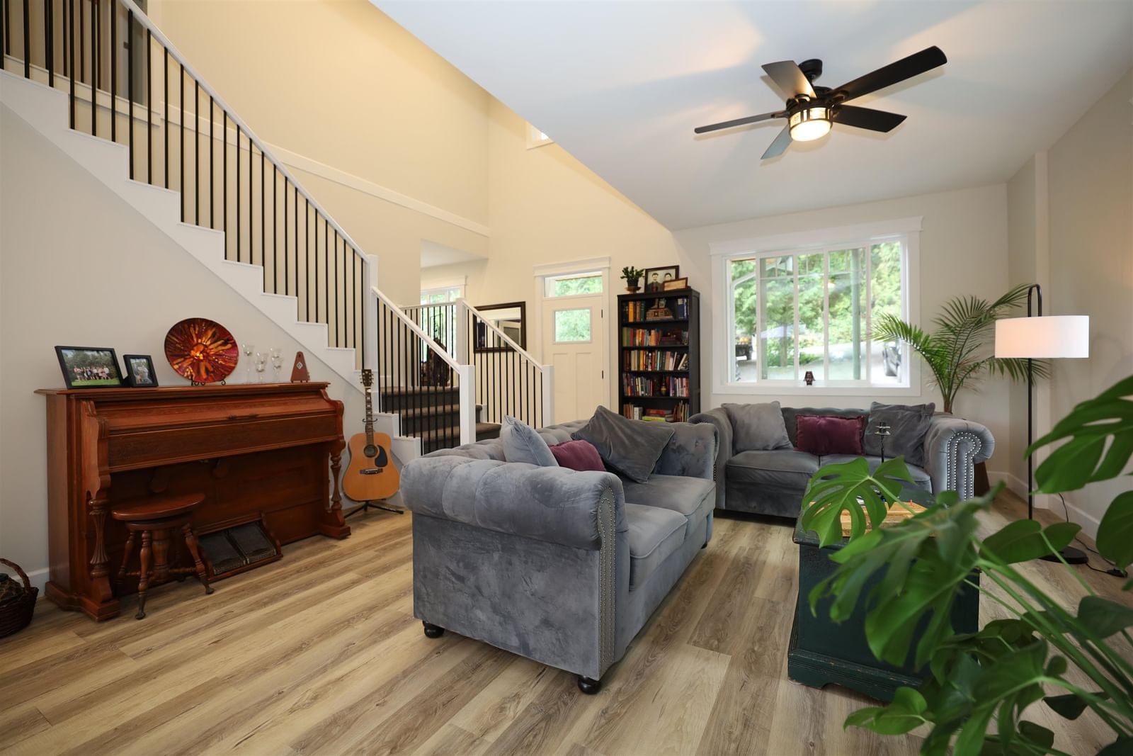 Listing Image 8