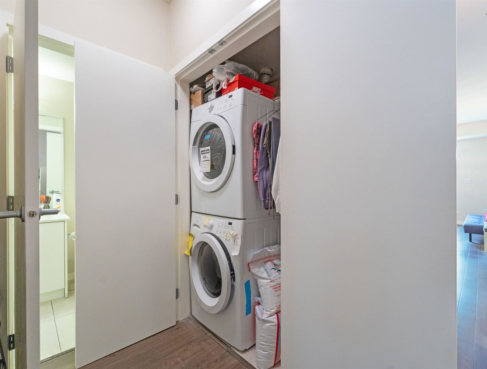 Listing Image 10