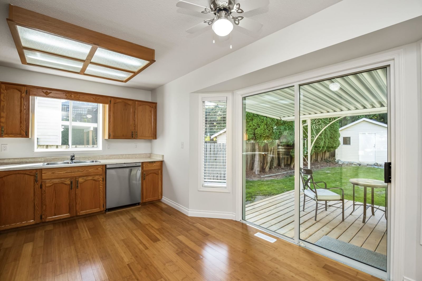 Listing Image 12
