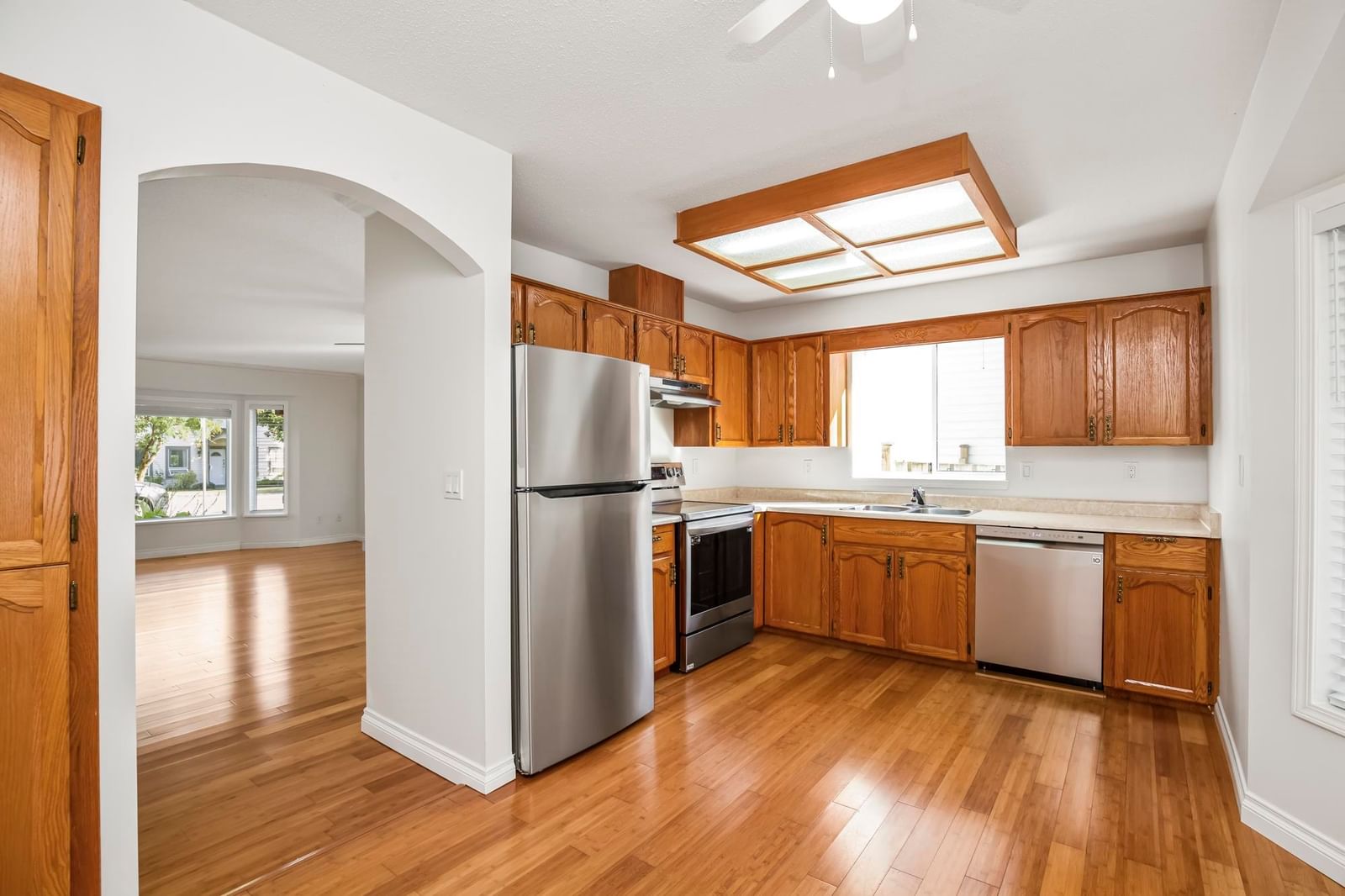 Listing Image 13