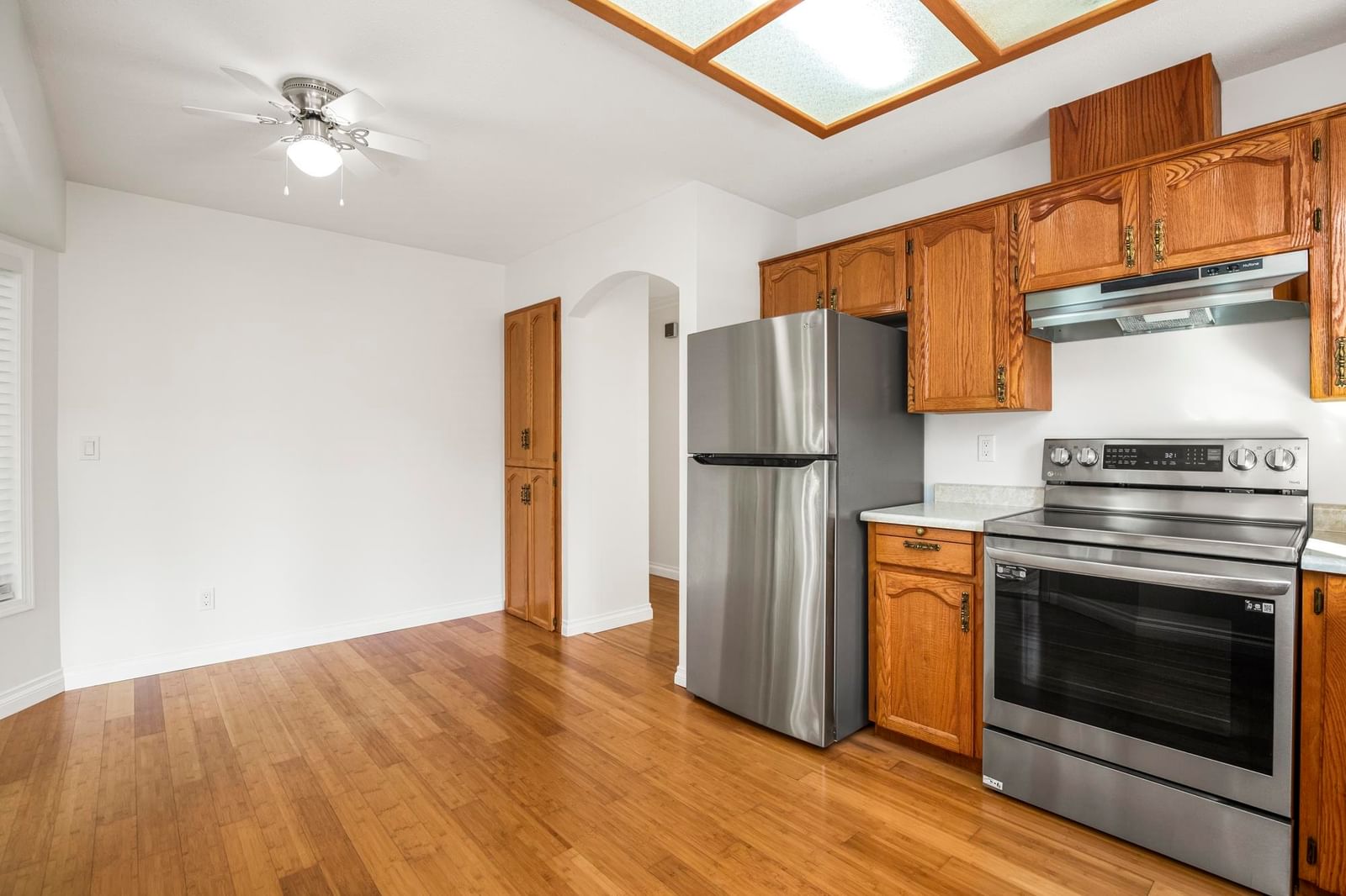 Listing Image 14