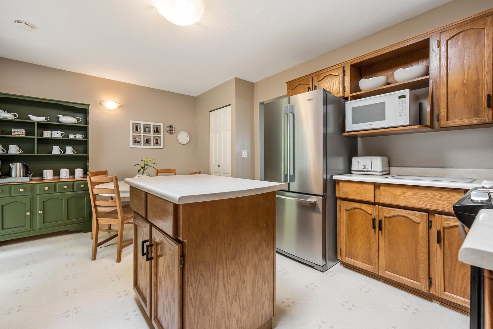 Listing Image 19
