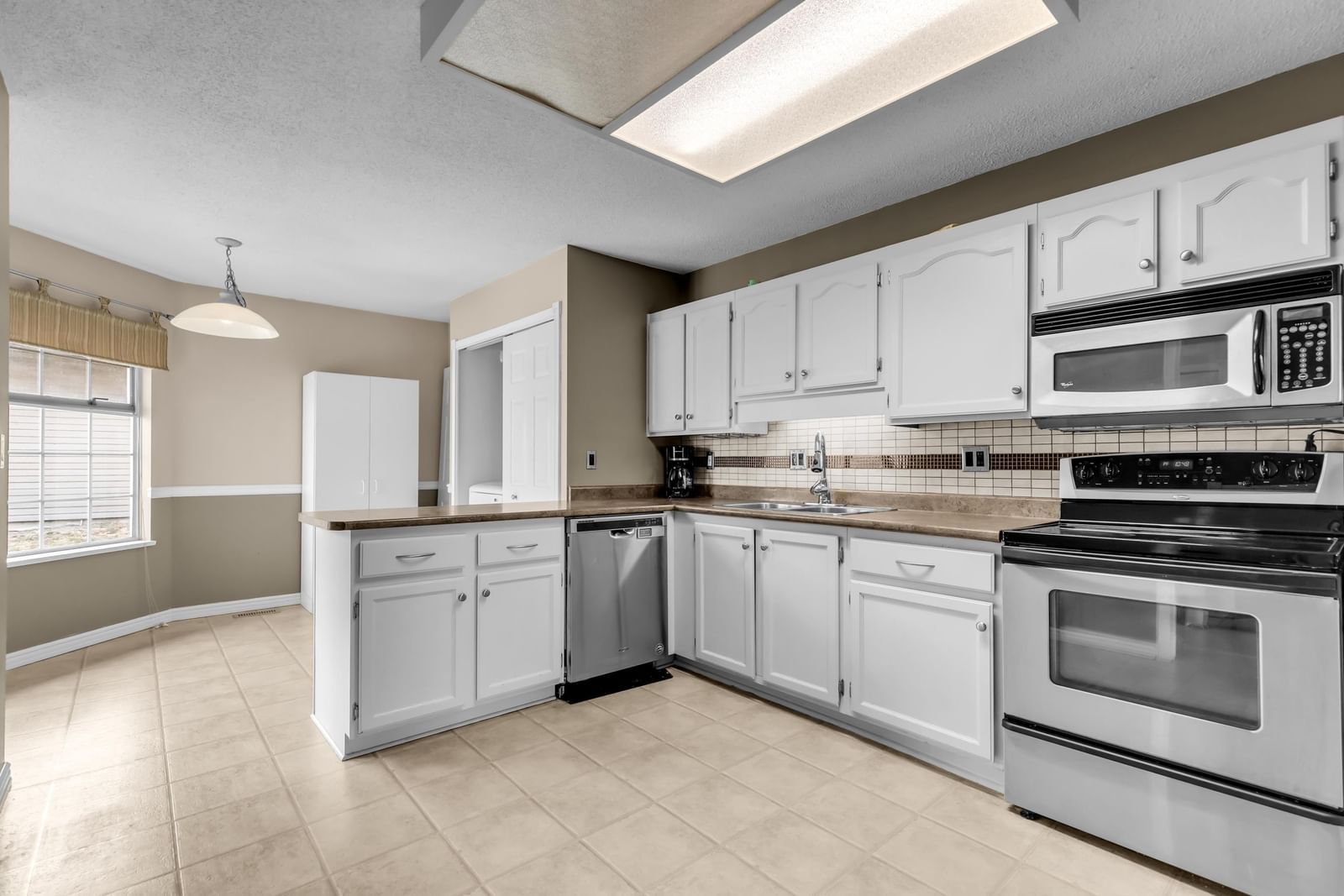 Listing Image 13