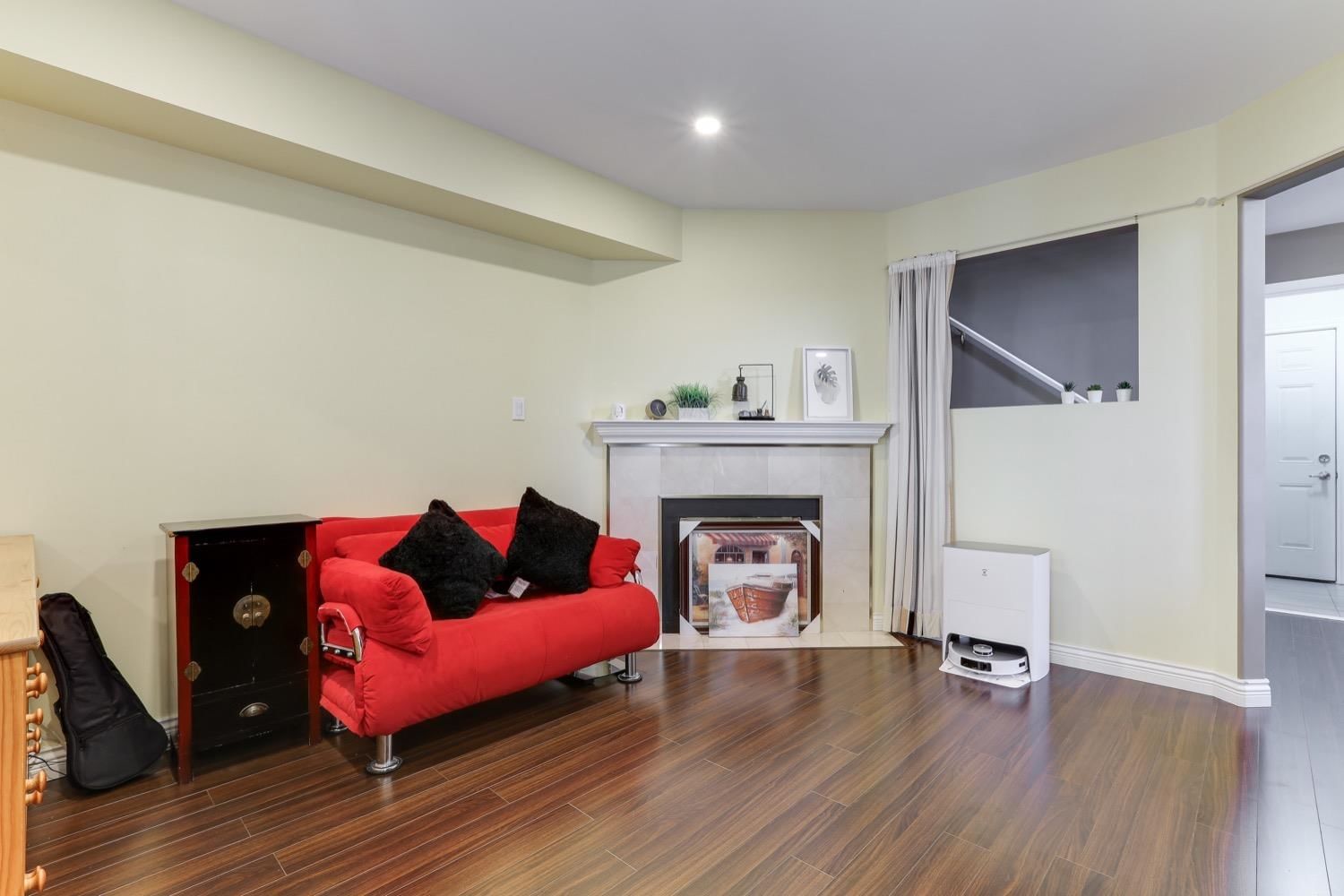 Listing Image 12