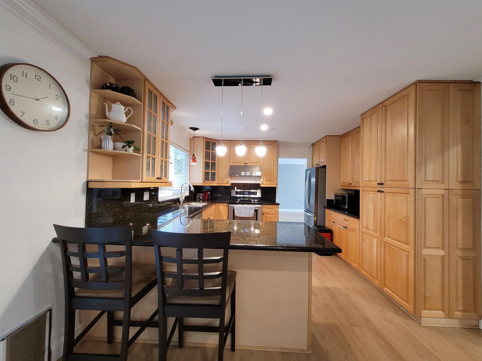 Listing Image 10