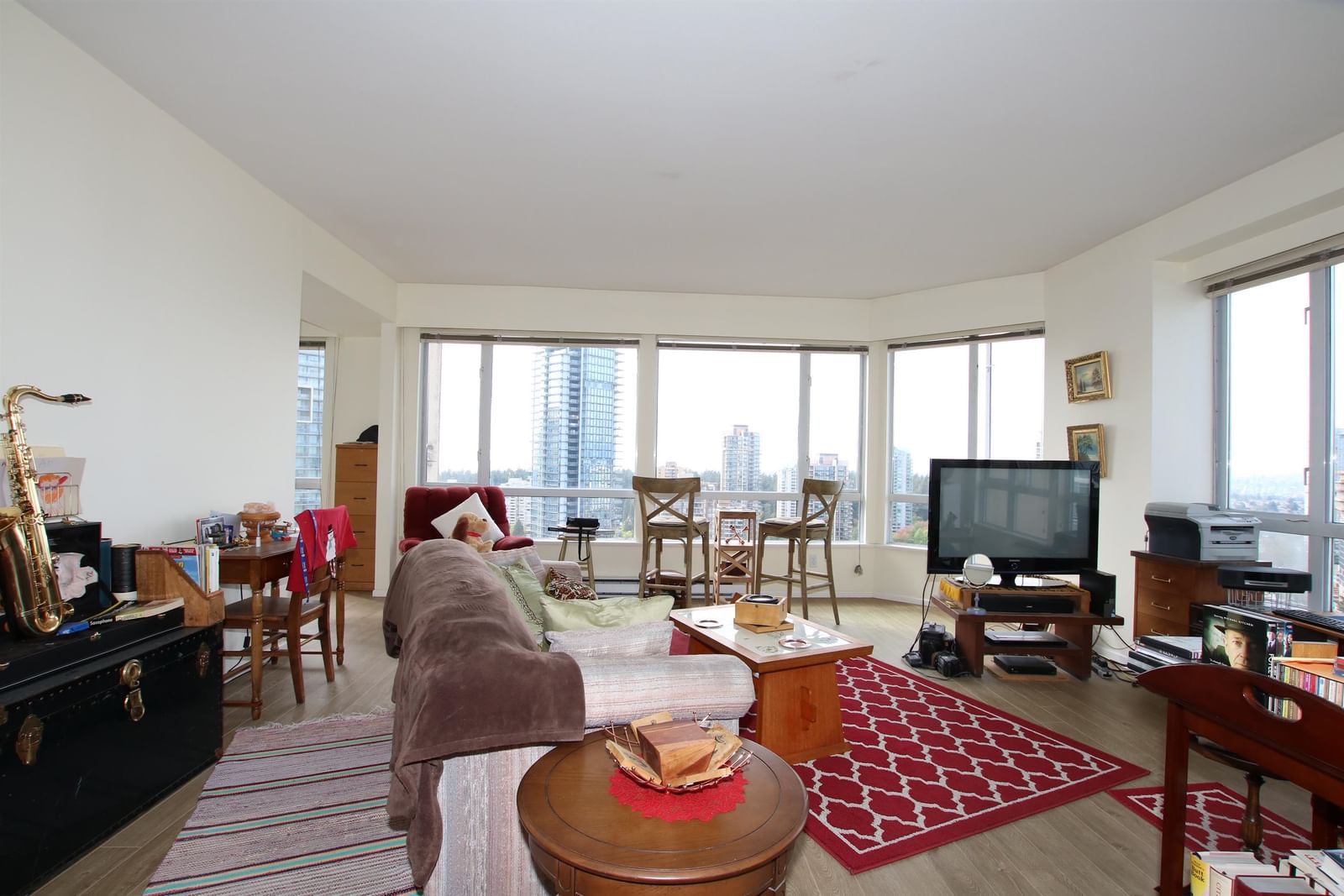 Listing Image 6
