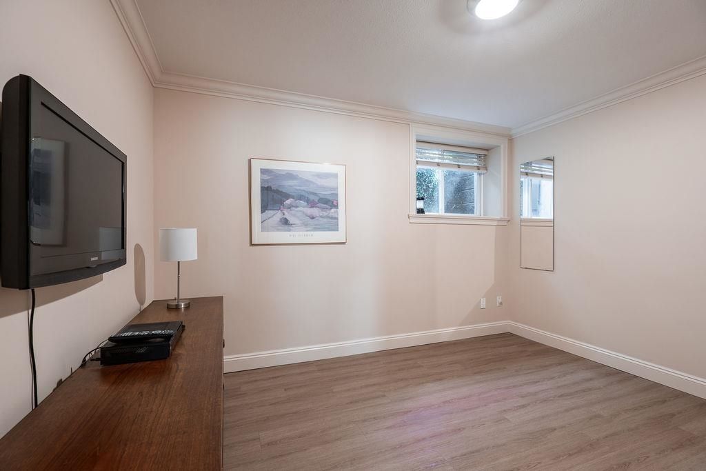 Listing Image 40
