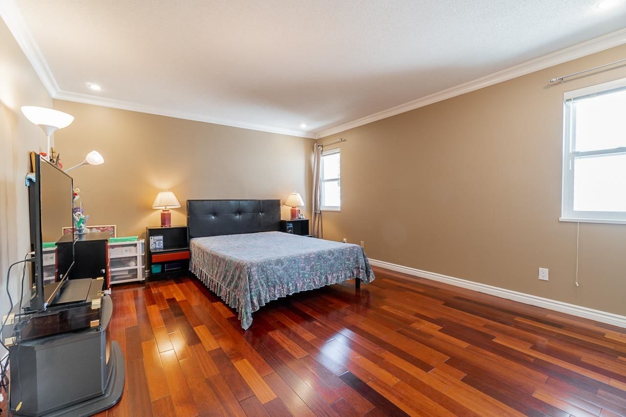 Listing Image 21