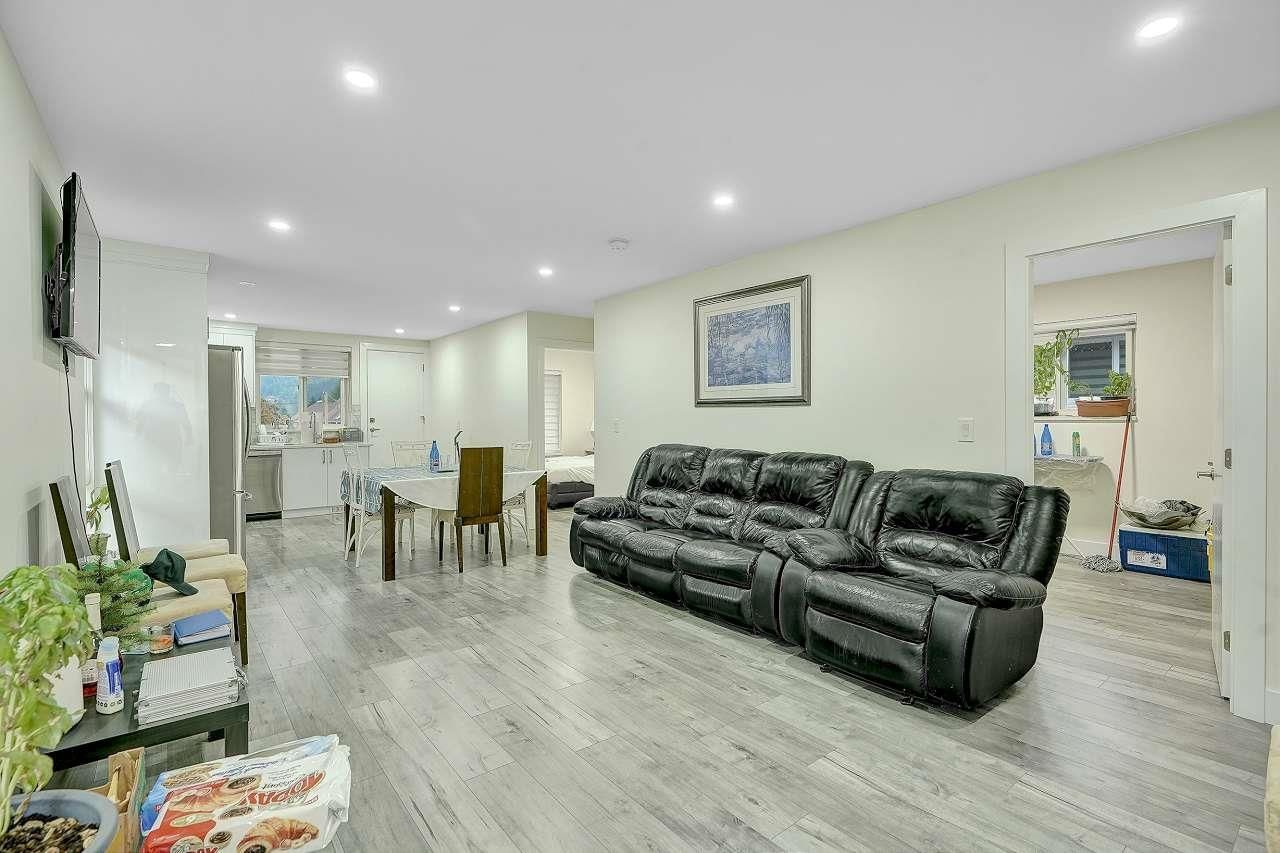 Listing Image 9