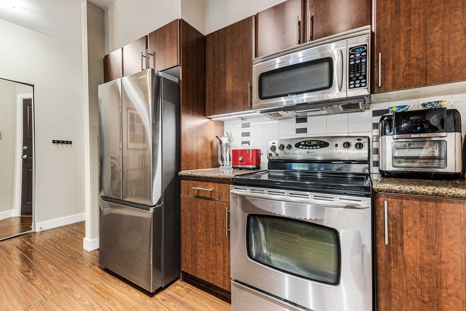 Listing Image 9