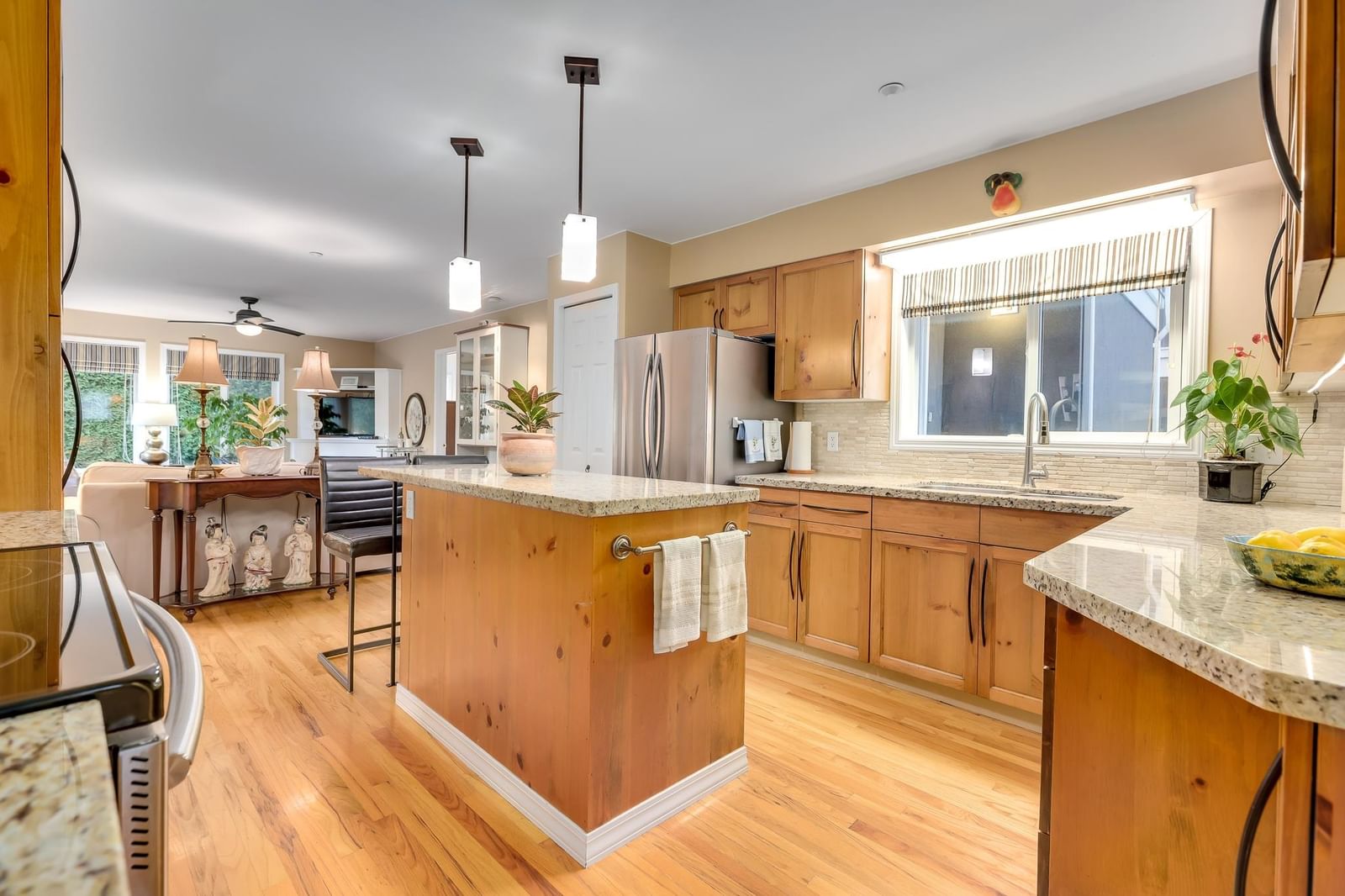 Listing Image 9
