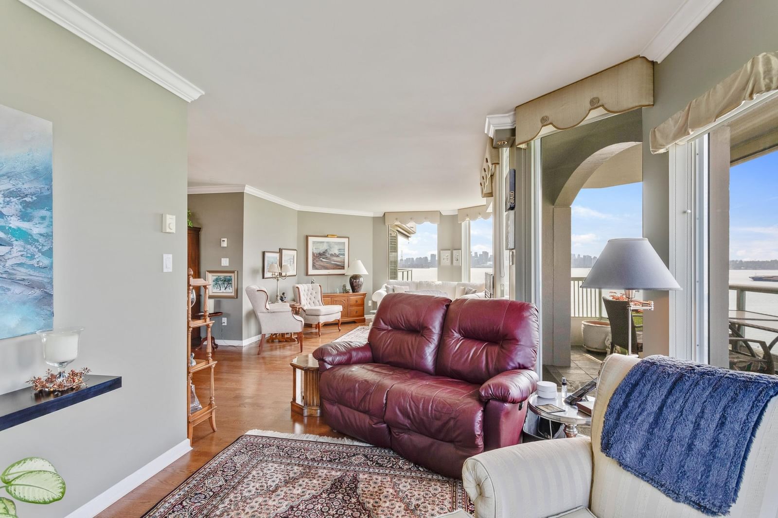 Listing Image 11